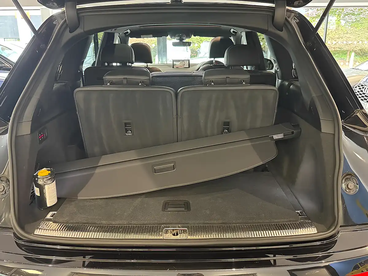 Used 2016 Audi Q7 S Line Black - Interior and Exterior details 17