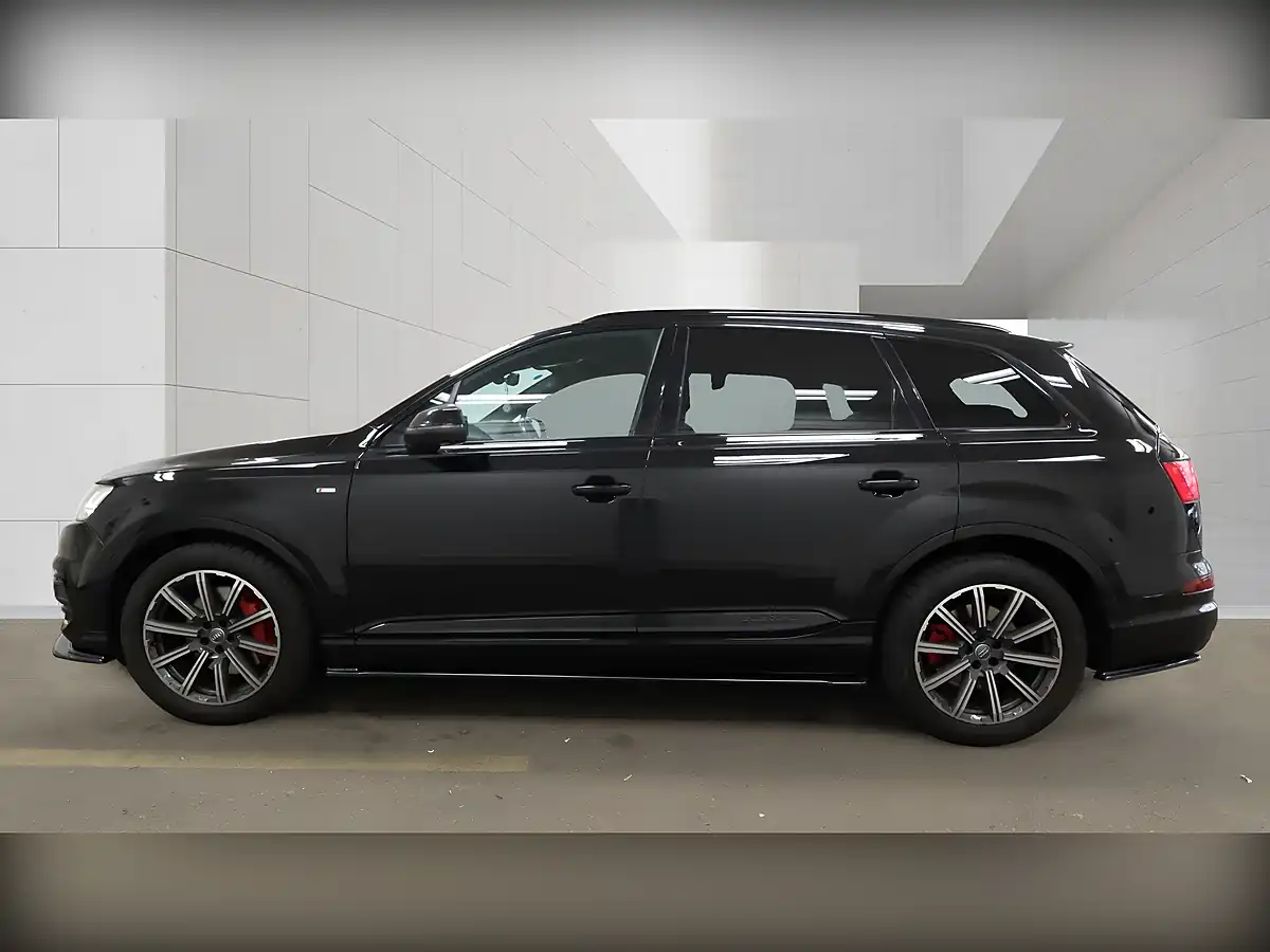 Used 2016 Audi Q7 S Line Black - Interior and Exterior details 5