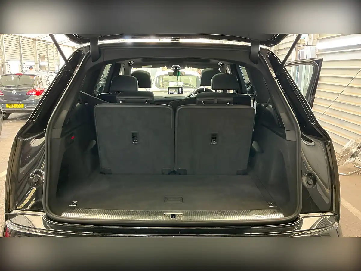 Used 2016 Audi Q7 S Line Black - Interior and Exterior details 9