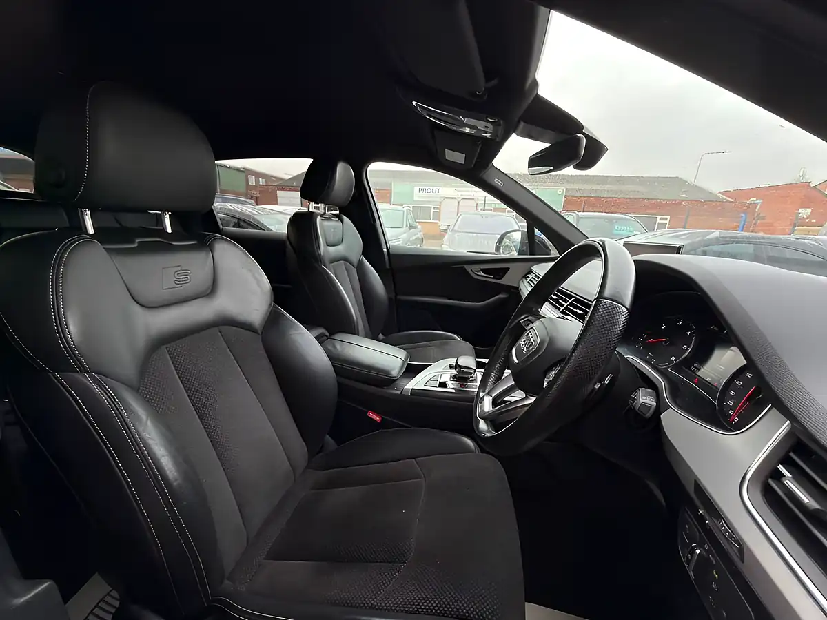 Used 2016 Audi Q7 S Line Black - Interior and Exterior details 16