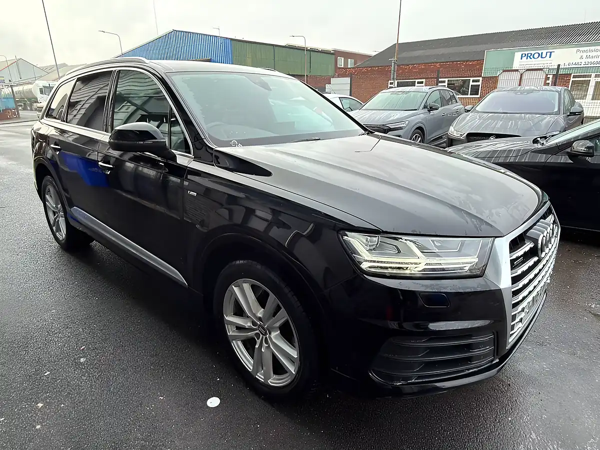 Used 2016 Audi Q7 S Line Black - Interior and Exterior details 6