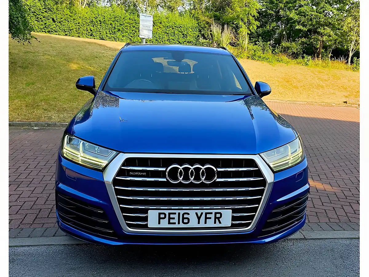 Used 2016 Audi Q7 S Line Blue - Front View