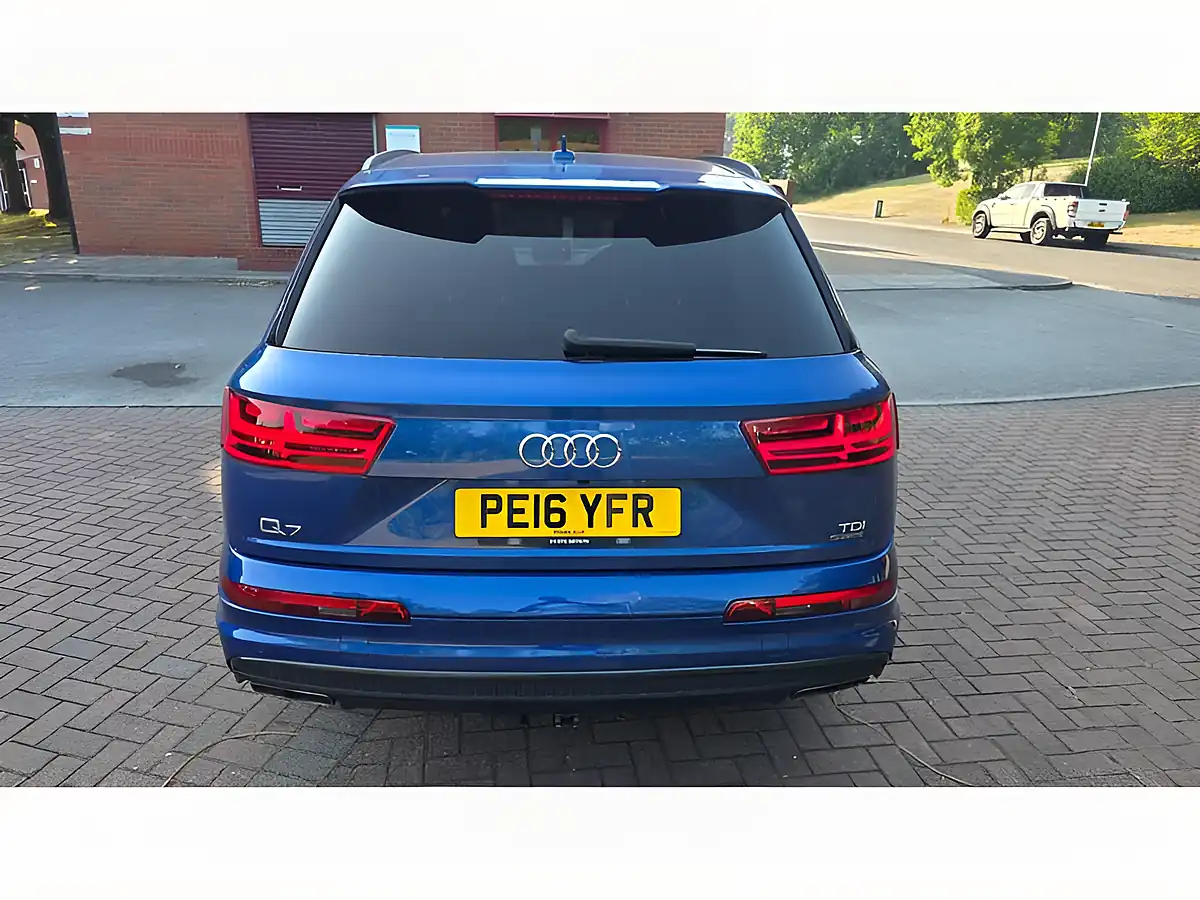 Used 2016 Audi Q7 S Line Blue - Interior and Exterior details 10