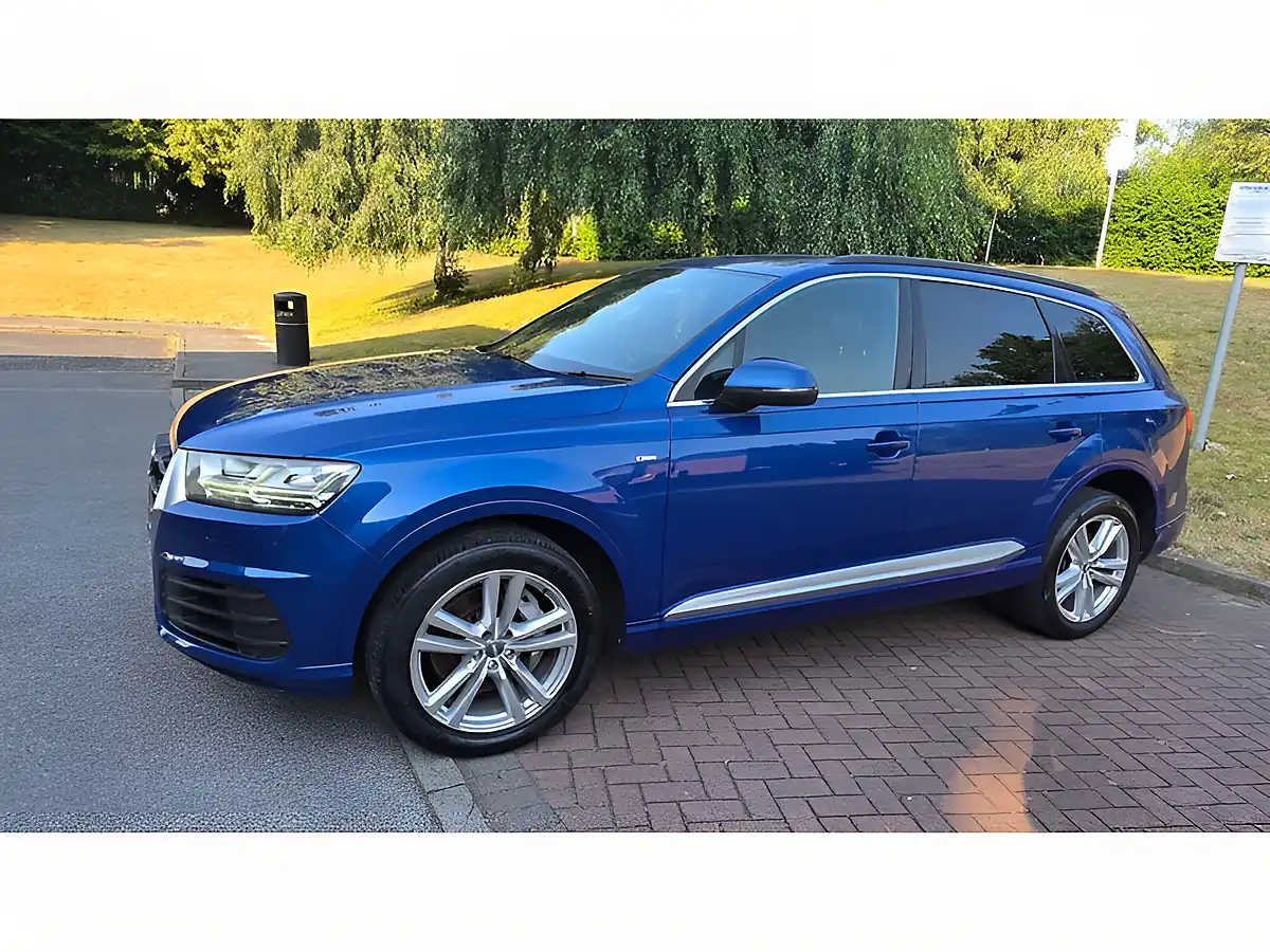 Used 2016 Audi Q7 S Line Blue - Interior and Exterior details 11