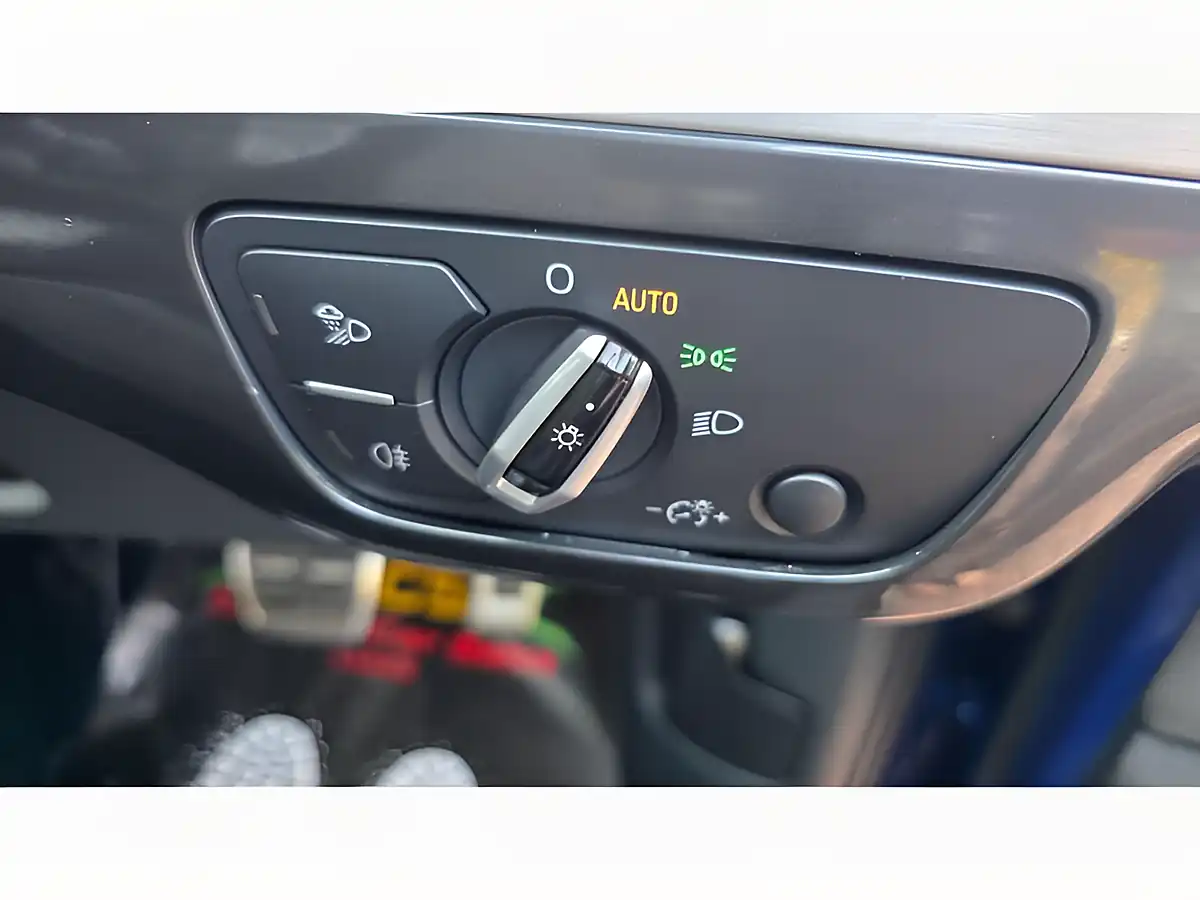 Used 2016 Audi Q7 S Line Blue - Interior and Exterior details 13