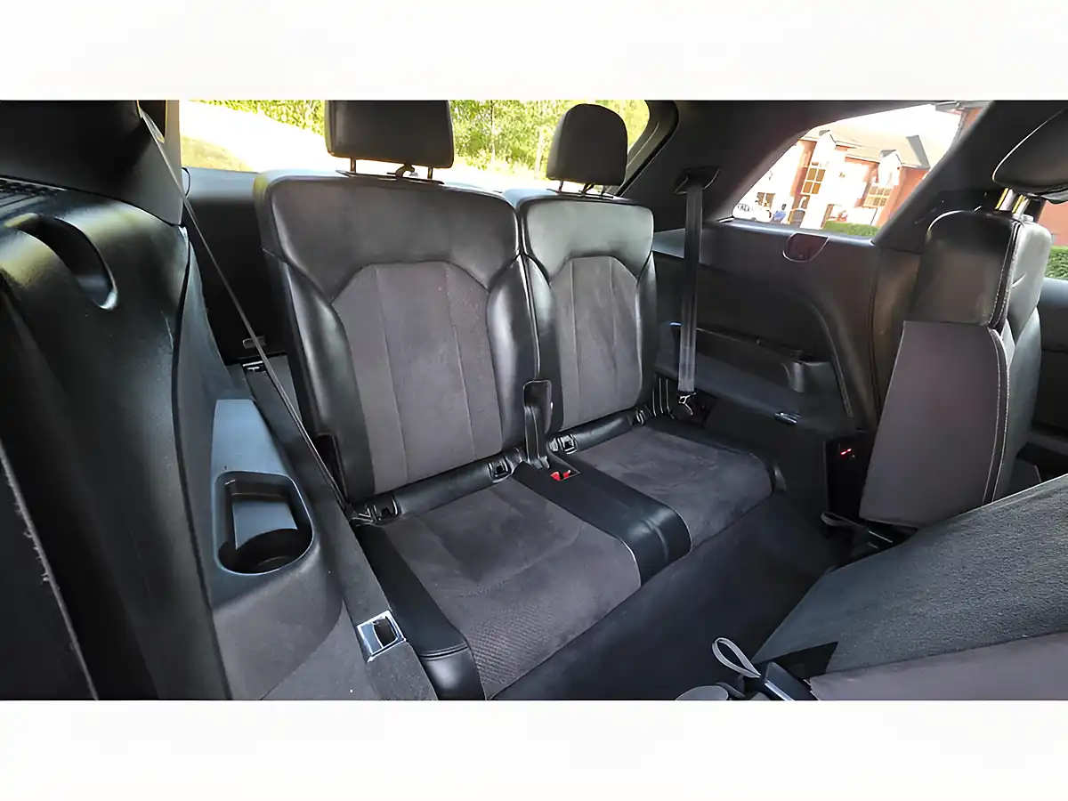 Used 2016 Audi Q7 S Line Blue - Interior and Exterior details 17
