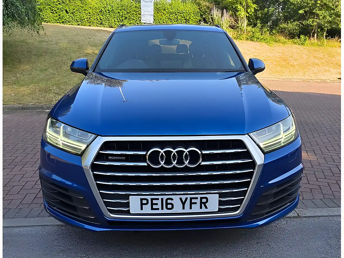 Used 2016 Audi Q7 S Line Blue - Interior and Exterior details 5