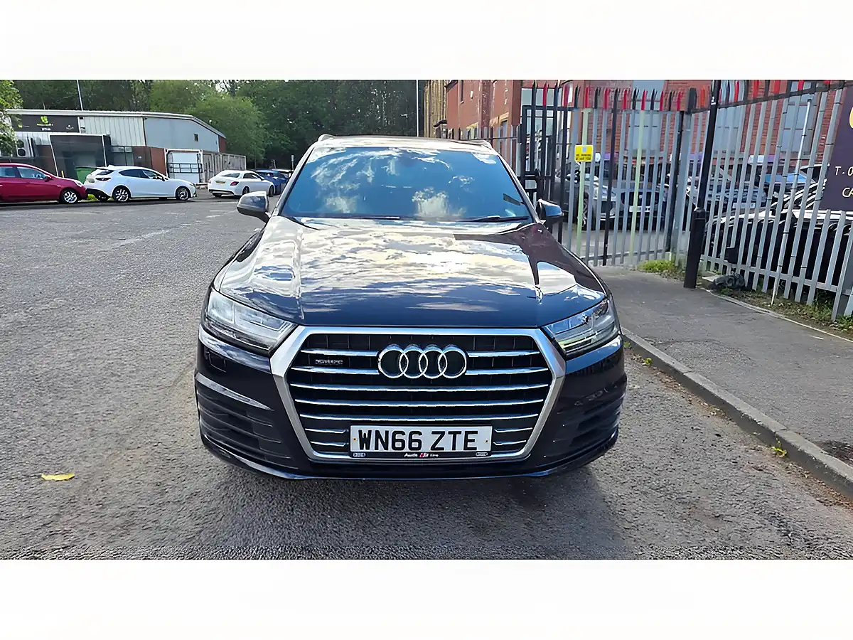 Used 2016 Audi Q7 S Line Blue - Front View