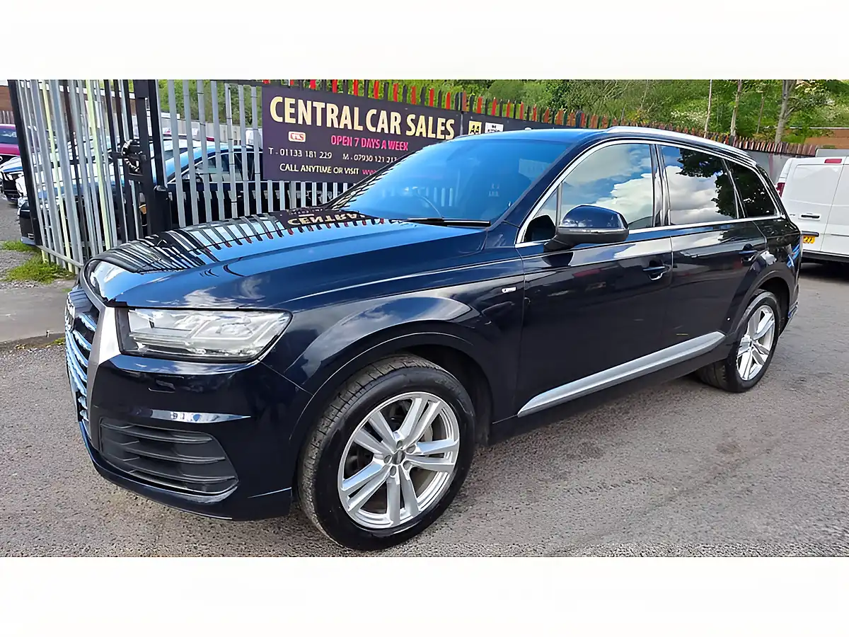 Used 2016 Audi Q7 S Line Blue - Interior and Exterior details 12