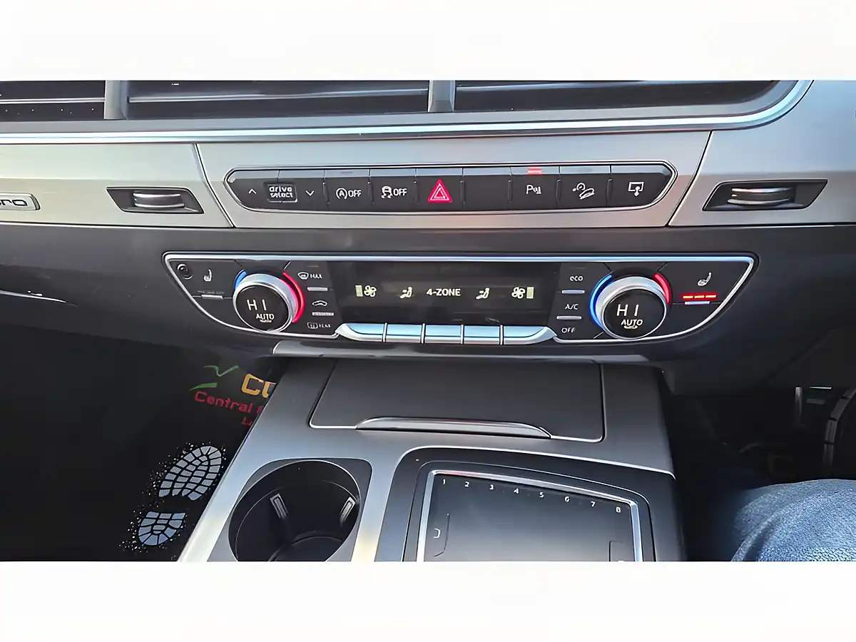 Used 2016 Audi Q7 S Line Blue - Interior and Exterior details 17