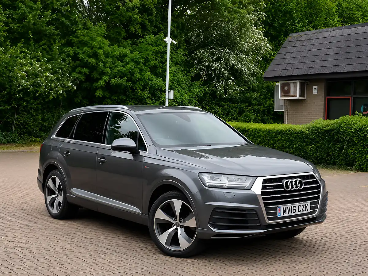 Used 2016 Audi Q7 S Line Daytona Grey Pearlescent - Front View