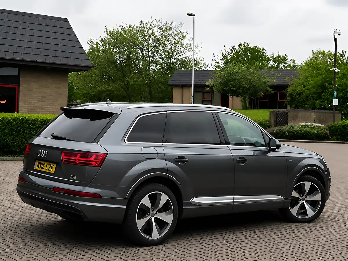 Used 2016 Audi Q7 S Line Daytona Grey Pearlescent - Interior and Exterior details 3