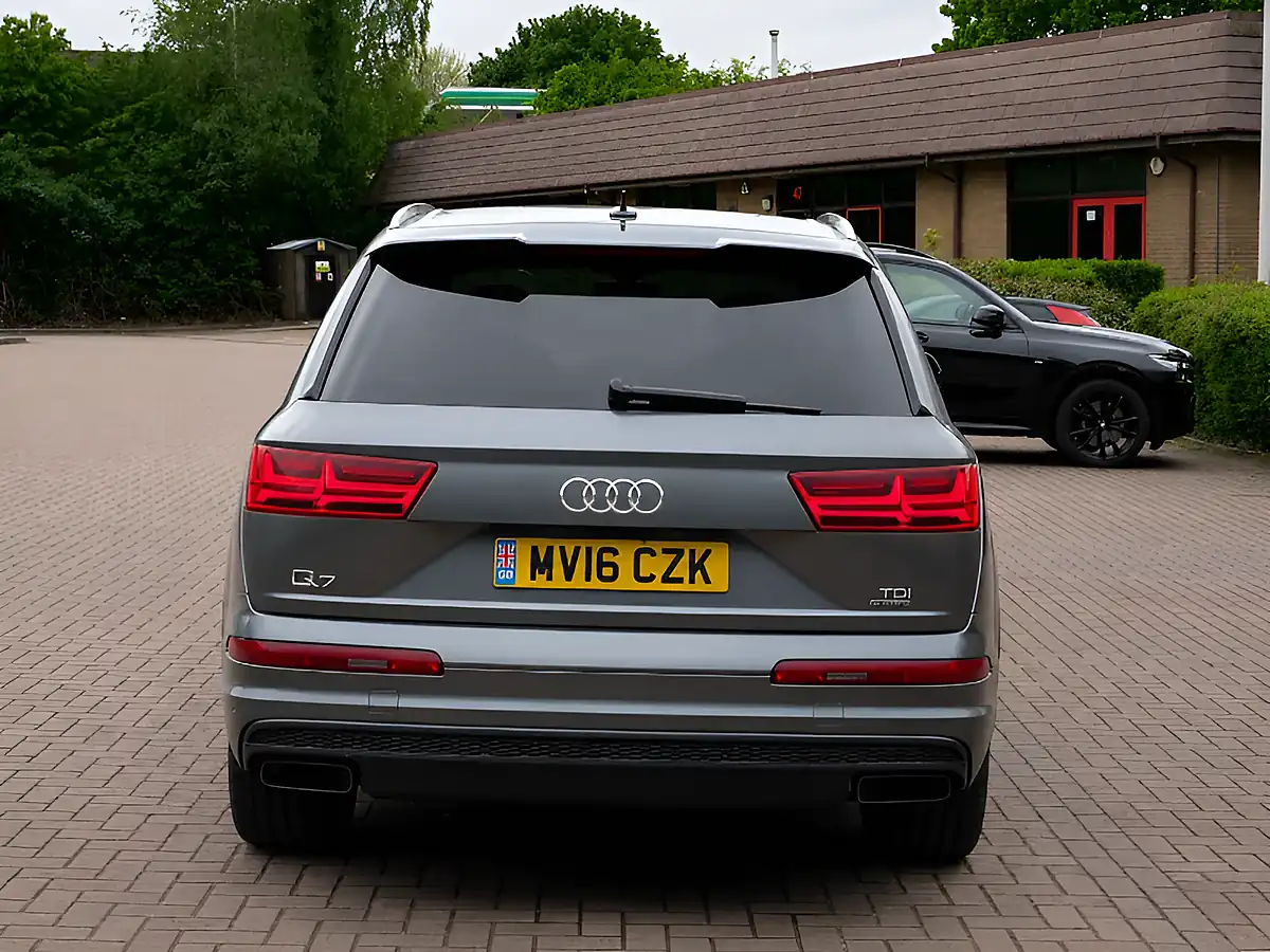 Used 2016 Audi Q7 S Line Daytona Grey Pearlescent - Interior and Exterior details 4