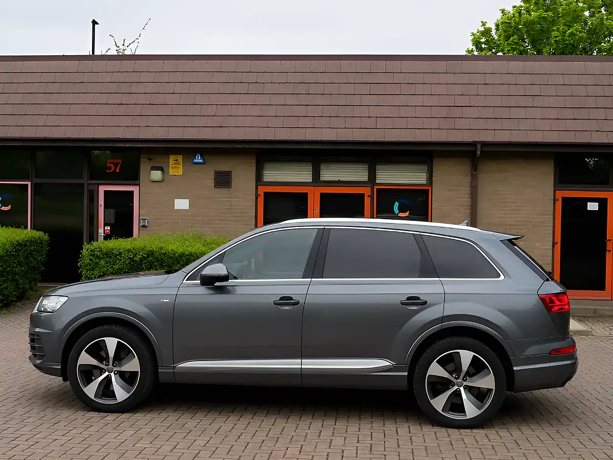 Used 2016 Audi Q7 S Line Daytona Grey Pearlescent - Interior and Exterior details 6
