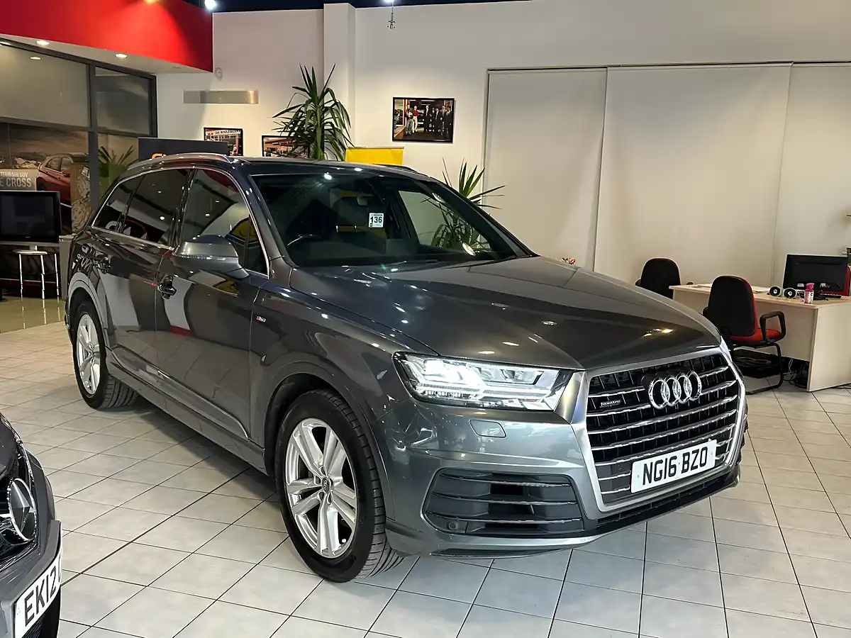 Used 2016 Audi Q7 S Line Grey - Interior and Exterior details 2