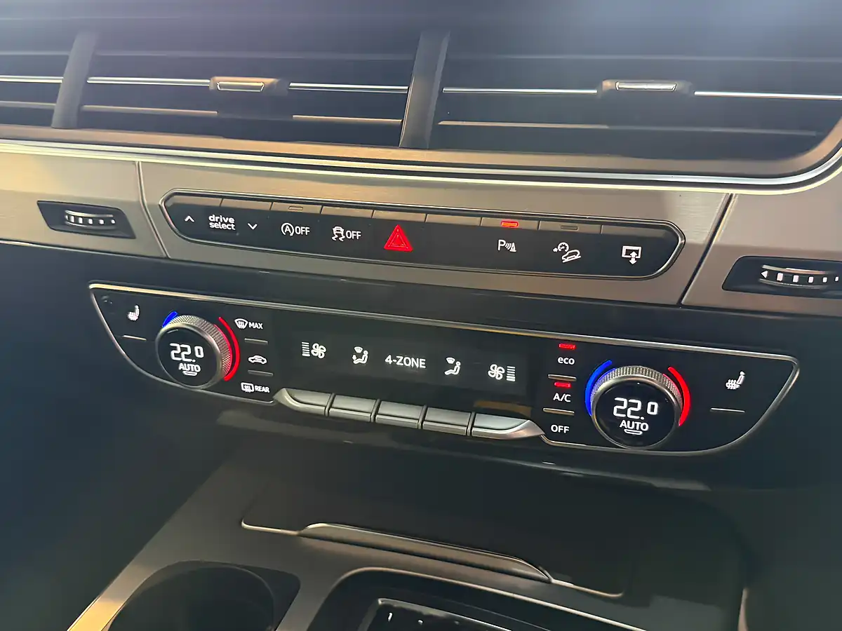 Used 2016 Audi Q7 S Line Grey - Interior and Exterior details 17