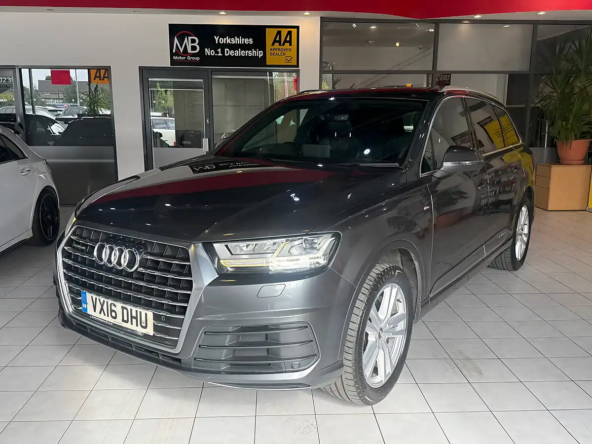 Used 2016 Audi Q7 S Line Grey - Interior and Exterior details 4
