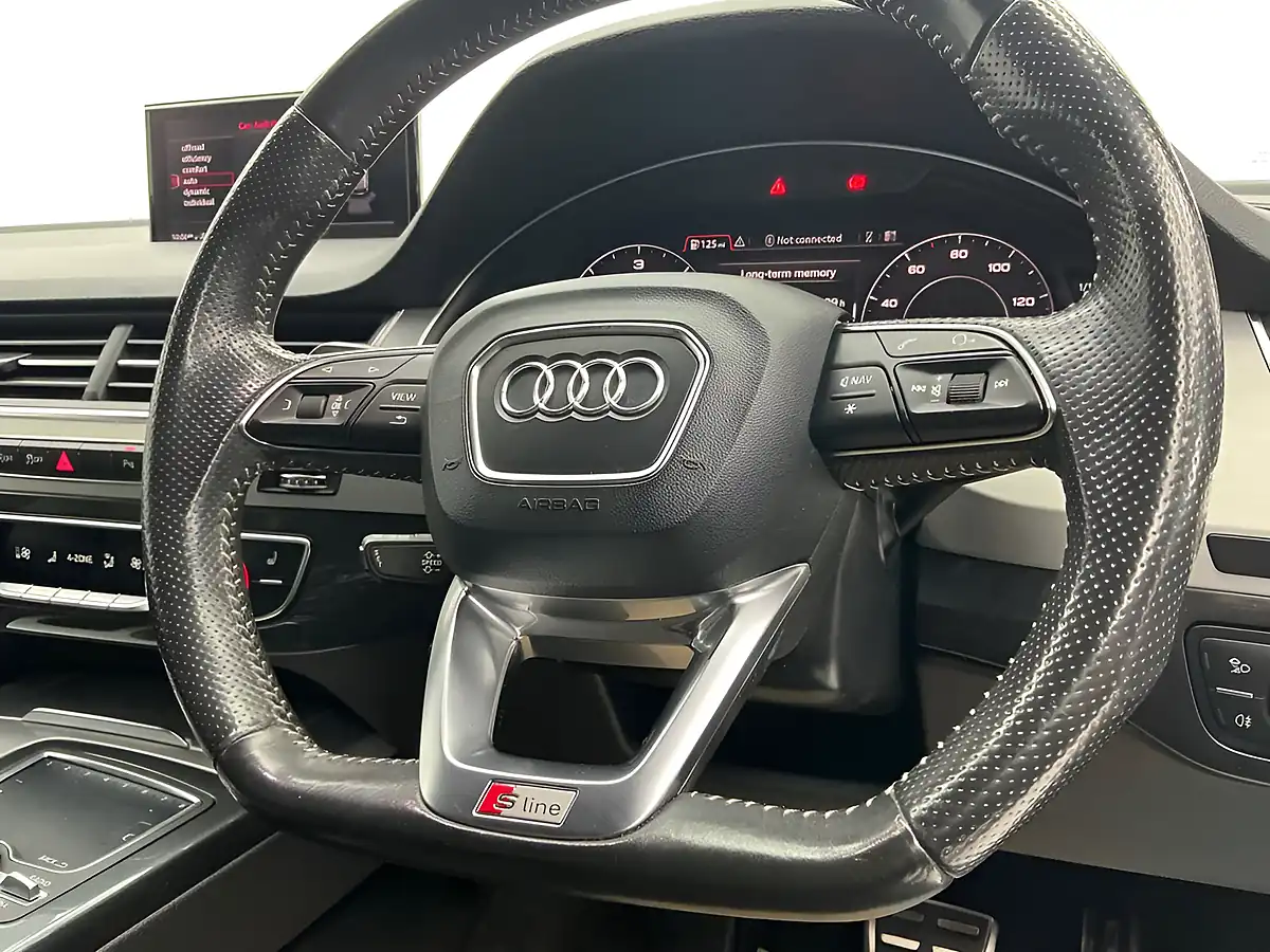 Used 2016 Audi Q7 S Line Sepang Blue - Interior and Exterior details 10