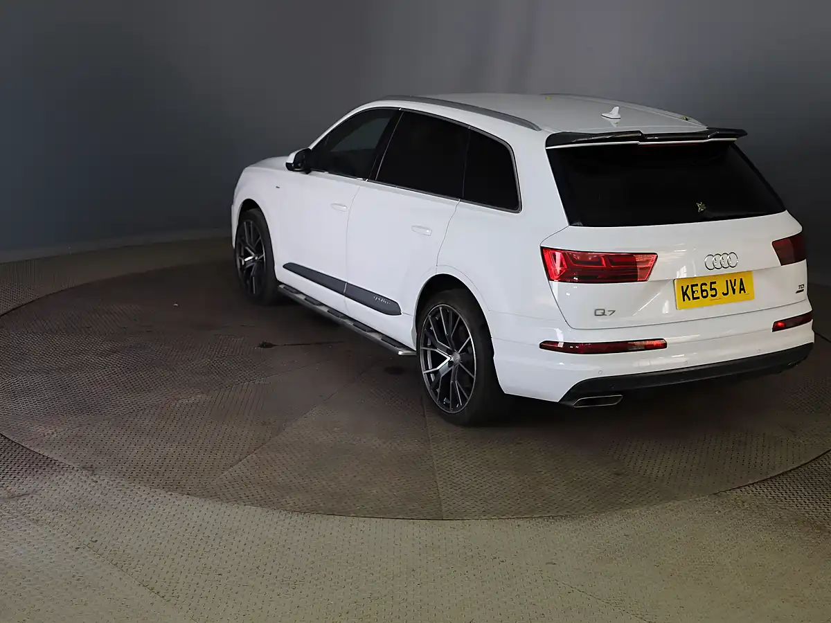 Used 2016 Audi Q7 S Line White - Interior and Exterior details 4