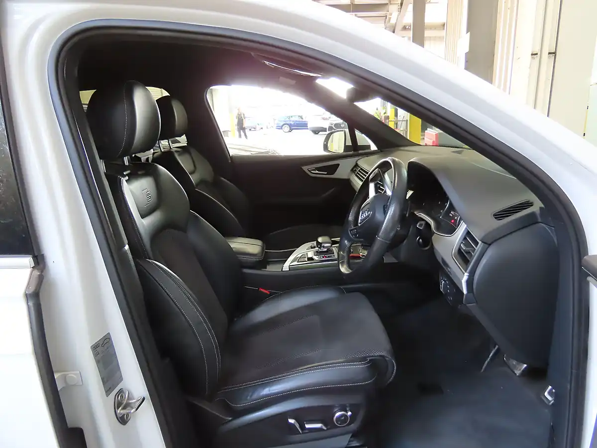 Used 2016 Audi Q7 S Line White - Interior and Exterior details 7