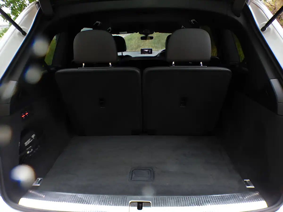 Used 2016 Audi Q7 S Line White - Interior and Exterior details 10