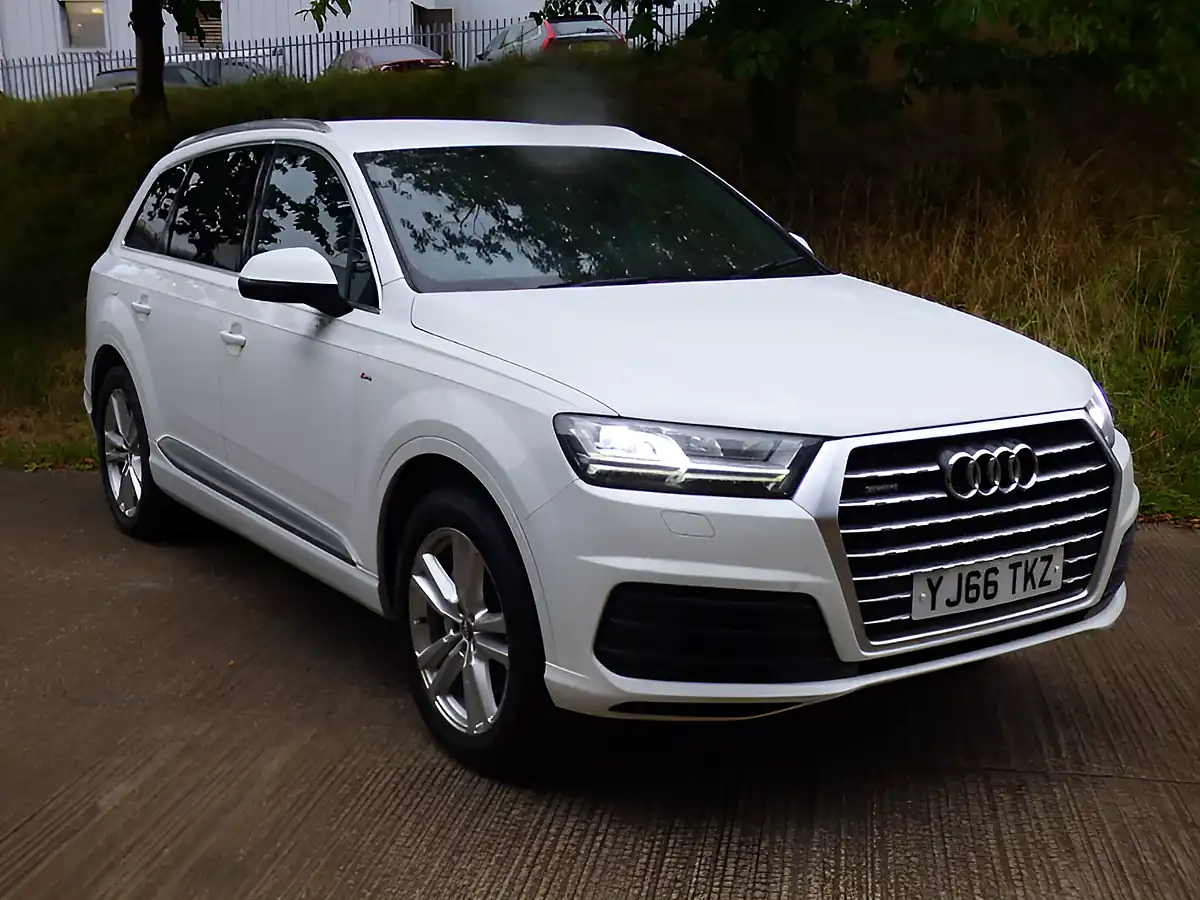 Used 2016 Audi Q7 S Line White - Interior and Exterior details 4