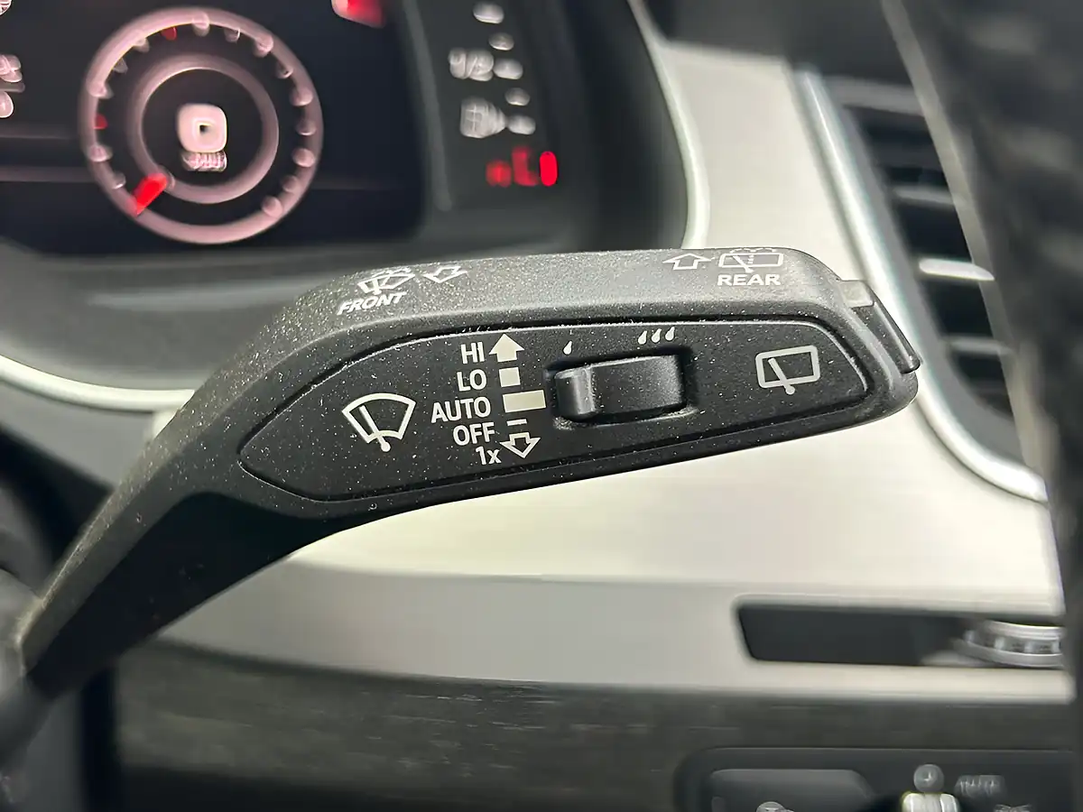 Used 2016 Audi Q7 Tiptronic Quattro Silver - Interior and Exterior details 12