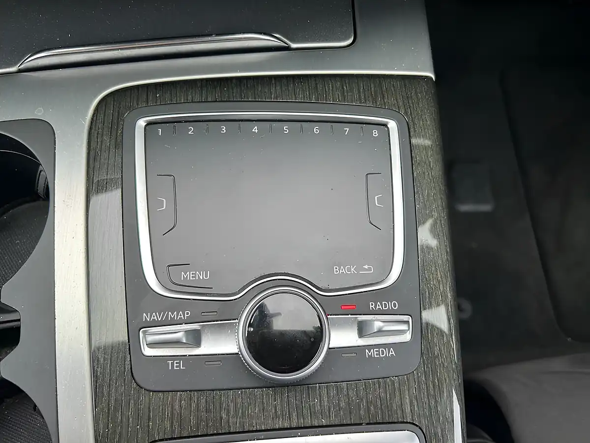 Used 2016 Audi Q7 Tiptronic Quattro Silver - Interior and Exterior details 19