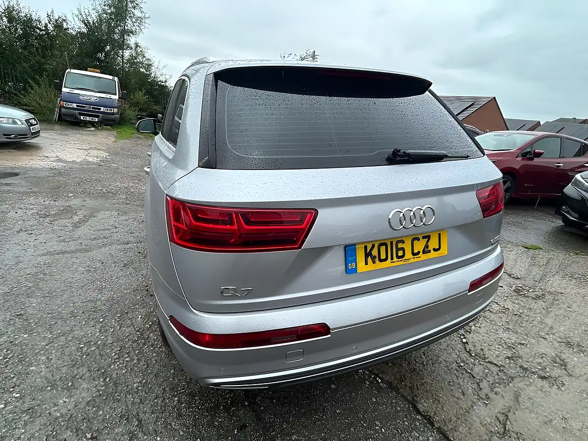 Used 2016 Audi Q7 Tiptronic Quattro Silver - Interior and Exterior details 4