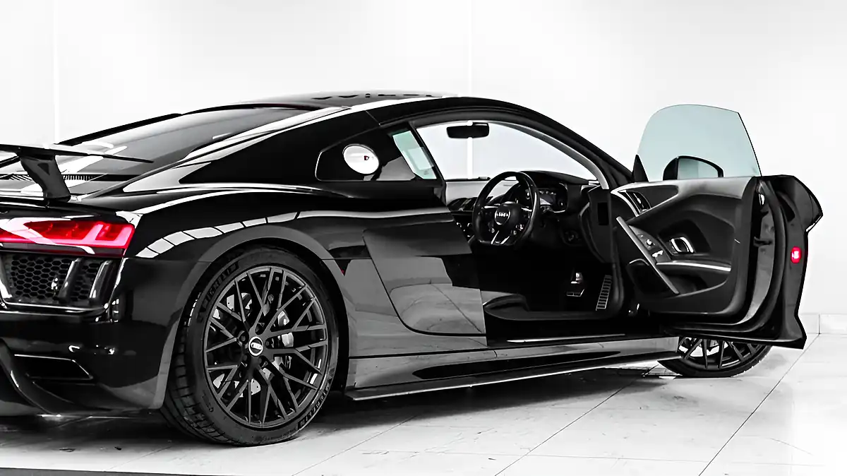 Used 2016 Audi R8 Plus Black - Interior and Exterior details 16