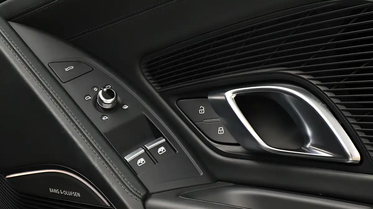 Used 2016 Audi R8 Plus Black - Interior and Exterior details 17