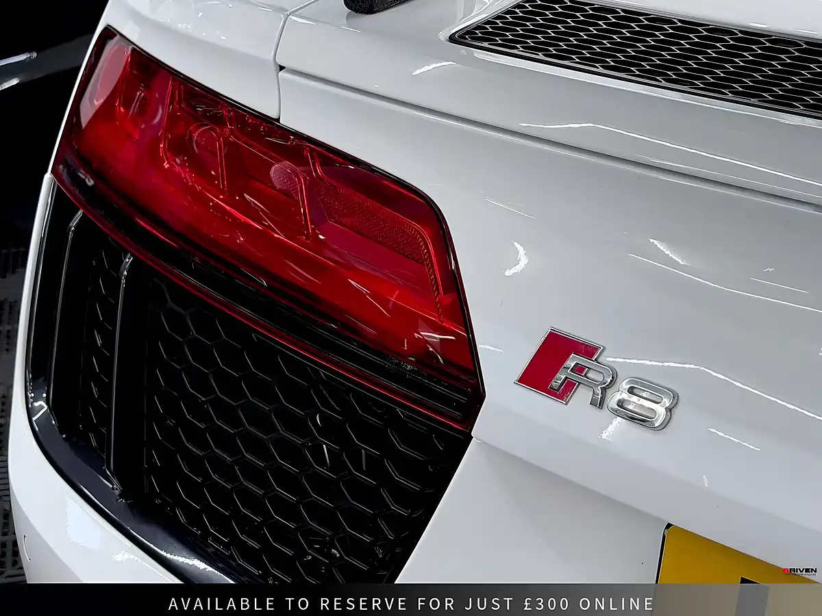 Used 2016 Audi R8 Plus White - Interior and Exterior details 15
