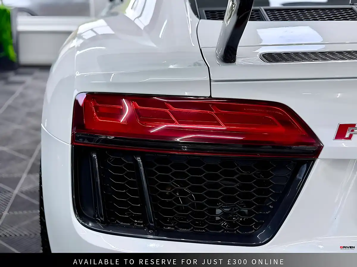 Used 2016 Audi R8 Plus White - Interior and Exterior details 18