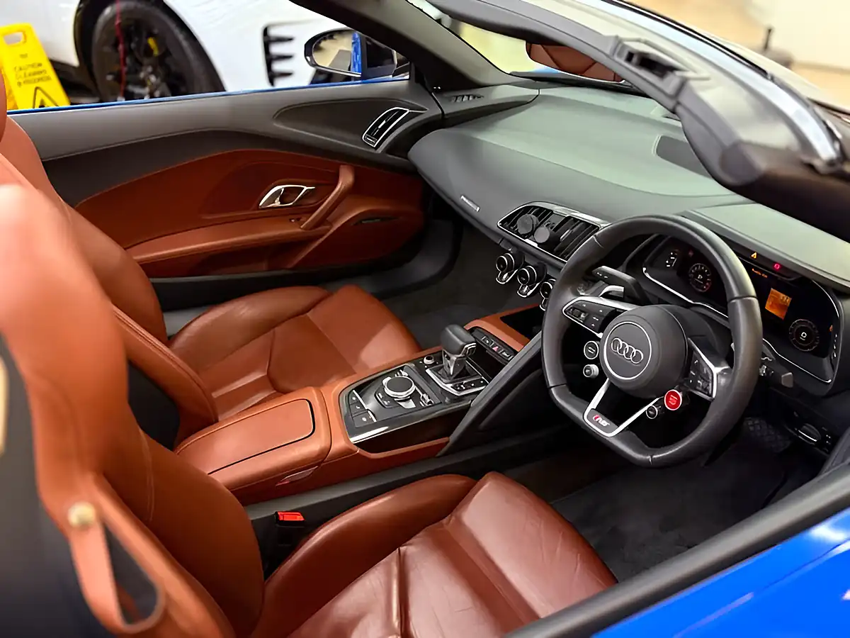 Used 2016 Audi R8 Spyder Quattro [5X Services] Blue - Interior and Exterior details 10