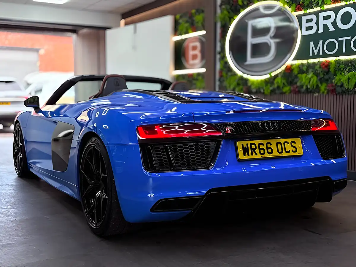Used 2016 Audi R8 Spyder Quattro [5X Services] Blue - Interior and Exterior details 14