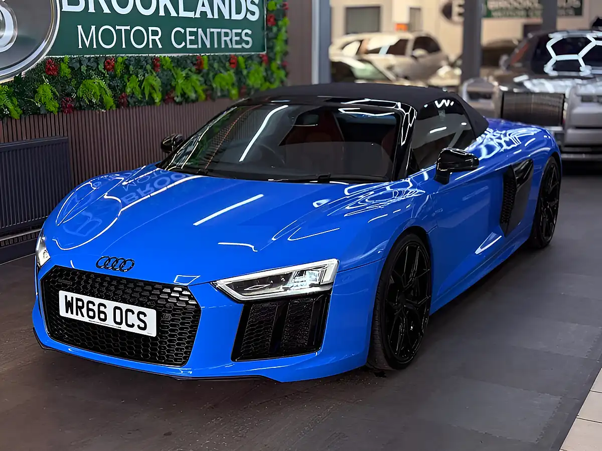 Used 2016 Audi R8 Spyder Quattro [5X Services] Blue - Interior and Exterior details 16