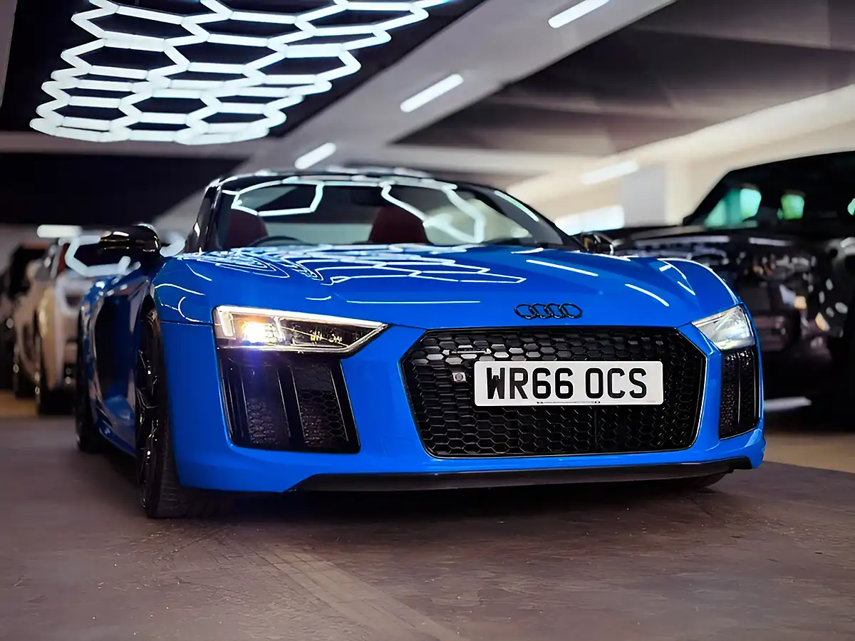 Used 2016 Audi R8 Spyder Quattro [5X Services] Blue - Interior and Exterior details 17