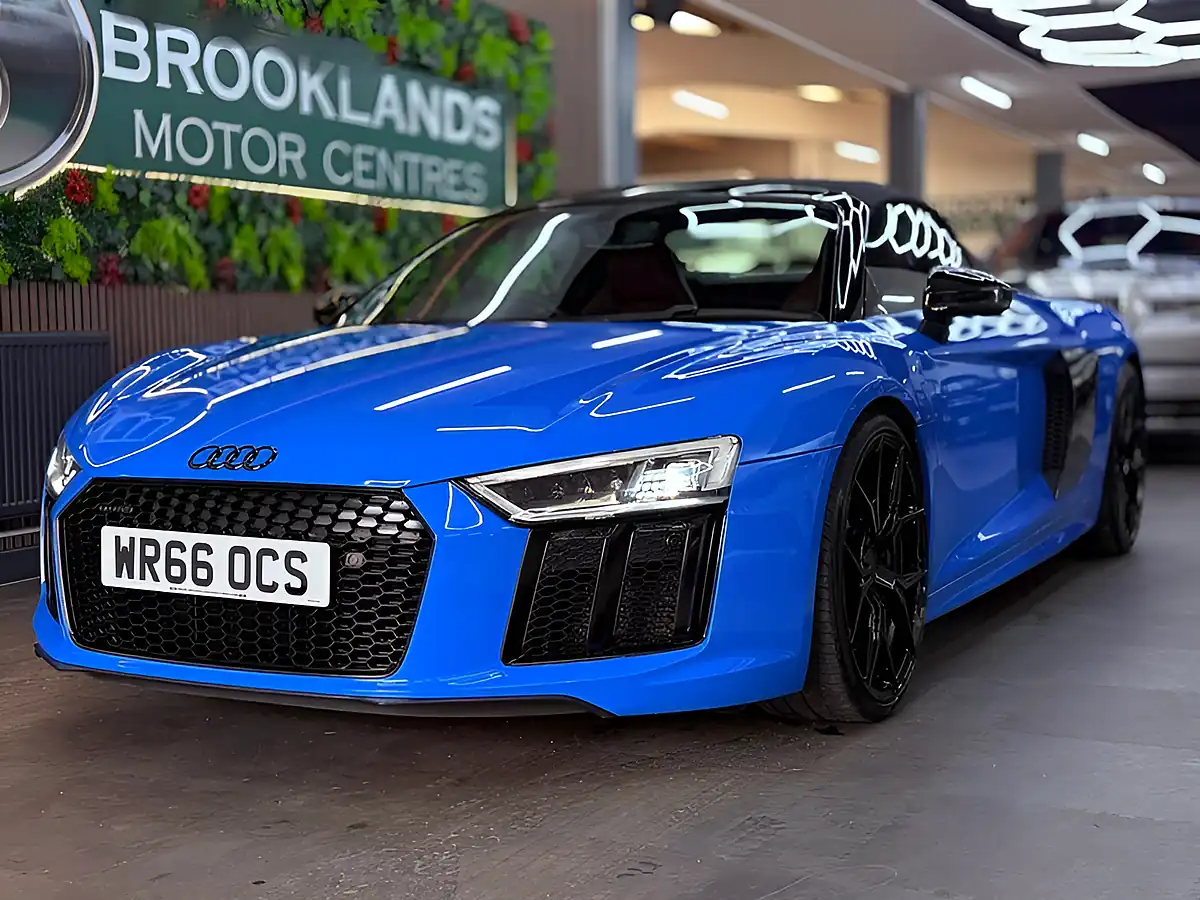 Used 2016 Audi R8 Spyder Quattro [5X Services] Blue - Interior and Exterior details 3