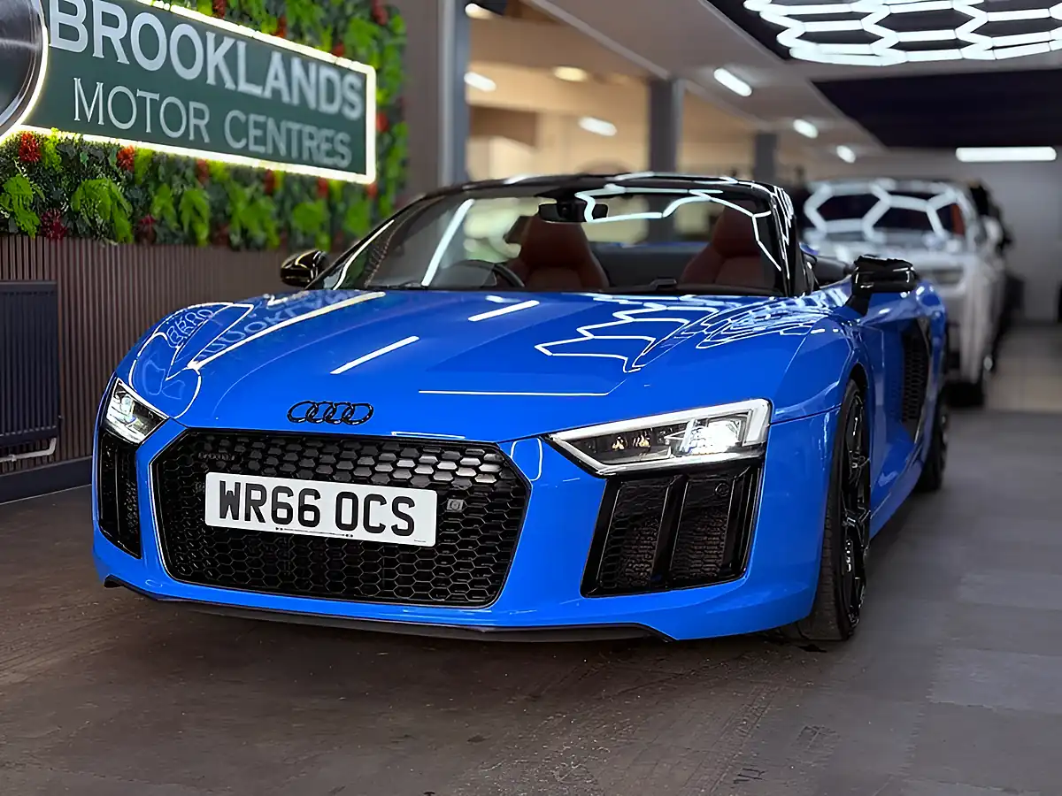 Used 2016 Audi R8 Spyder Quattro [5X Services] Blue - Interior and Exterior details 6