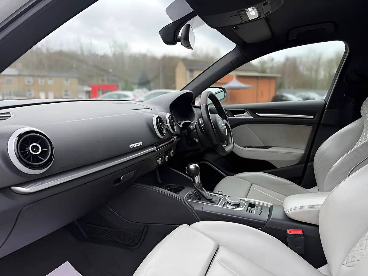 Used 2016 Audi RS3 Sportback White - Interior and Exterior details 16