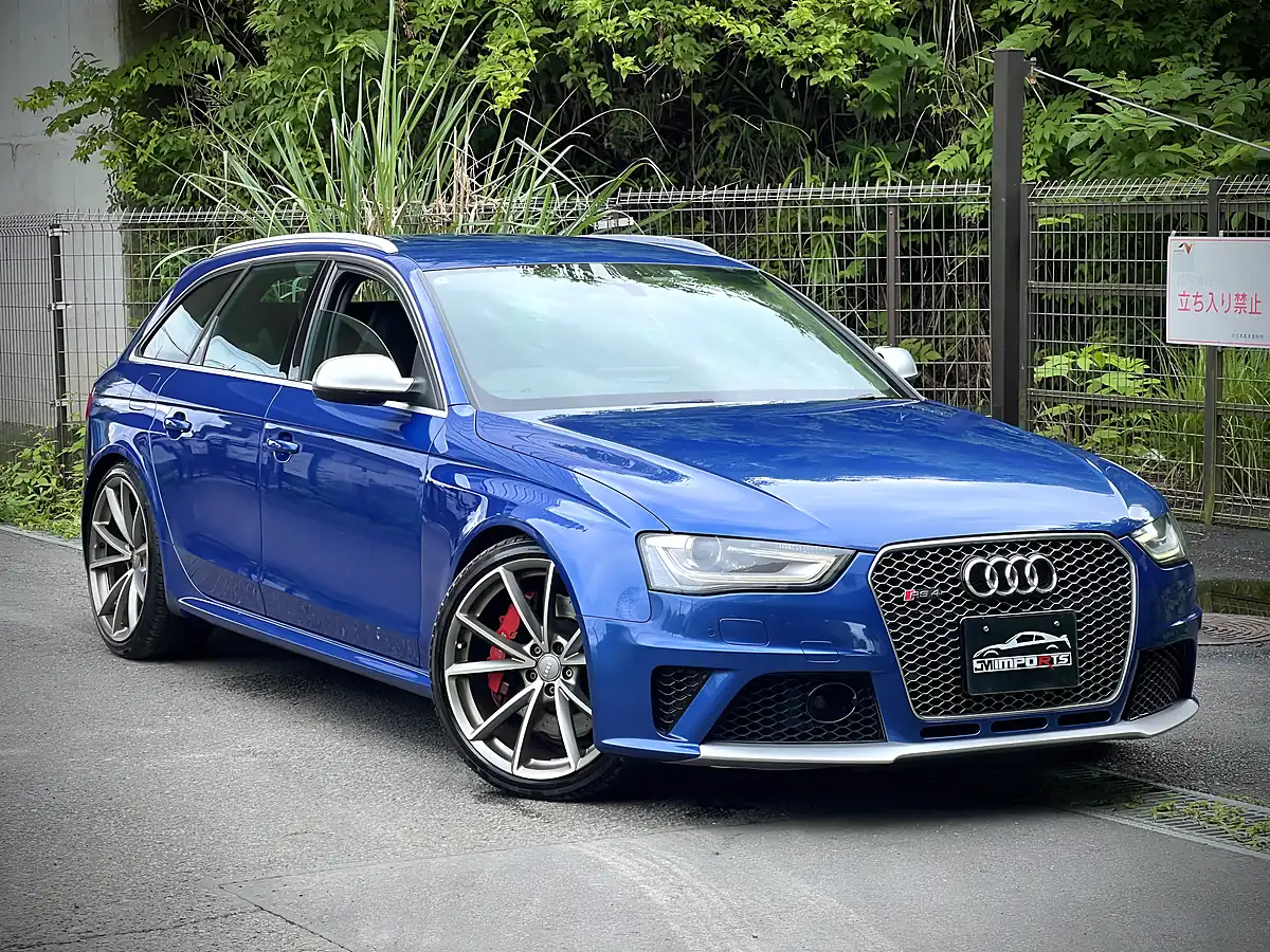 Used 2016 Audi RS4 Avant Blue Metallic - Front View