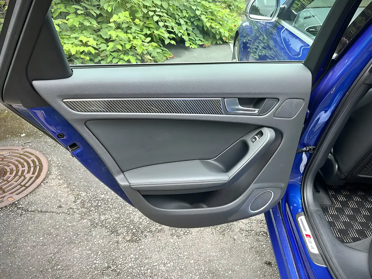 Used 2016 Audi RS4 Avant Blue Metallic - Interior and Exterior details 16