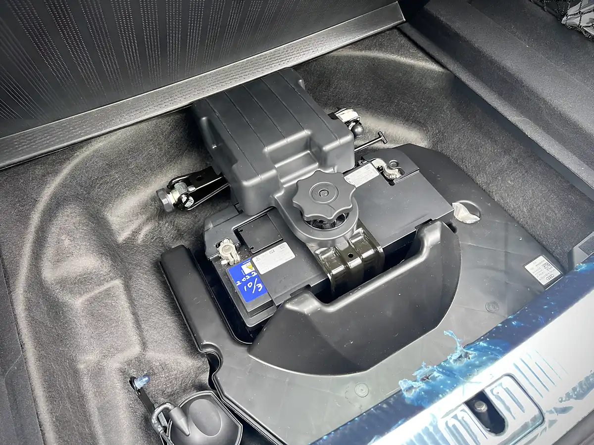 Used 2016 Audi RS4 Avant Blue Metallic - Interior and Exterior details 18