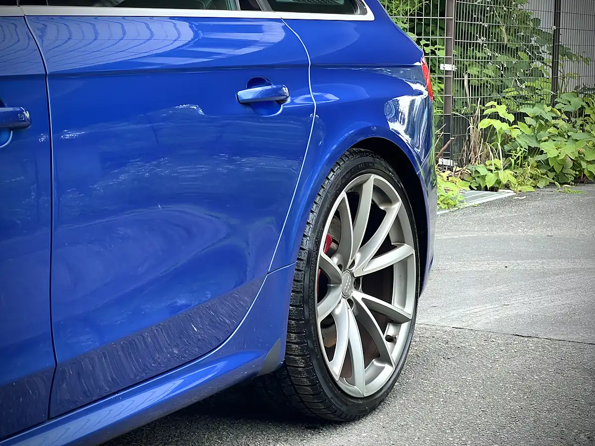 Used 2016 Audi RS4 Avant Blue Metallic - Interior and Exterior details 8