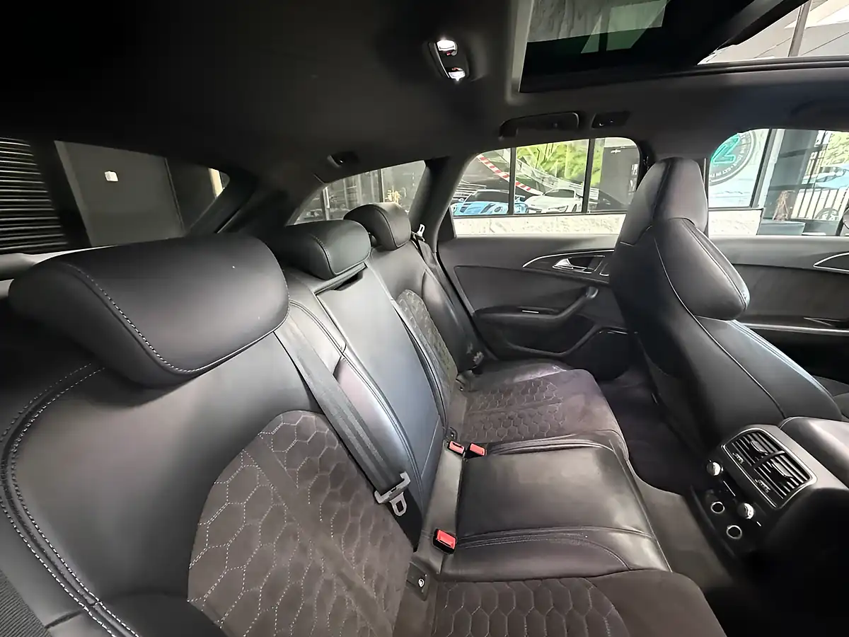 Used 2016 Audi RS6 Avant Performance Grey - Interior and Exterior details 5
