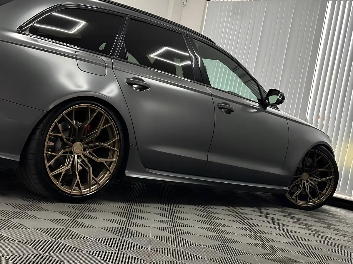 Used 2016 Audi RS6 Avant Performance Grey - Interior and Exterior details 11