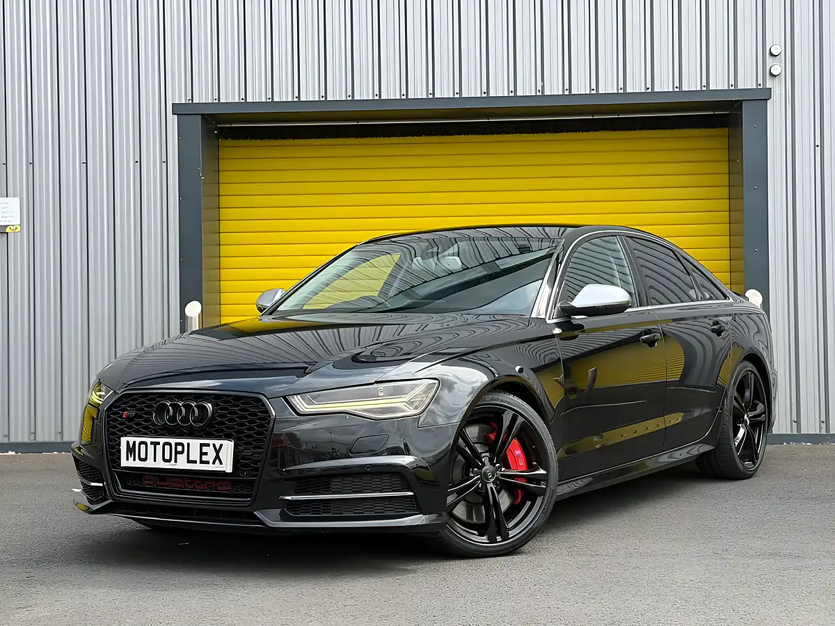 Used 2016 Audi S6 Saloon Black - Front View