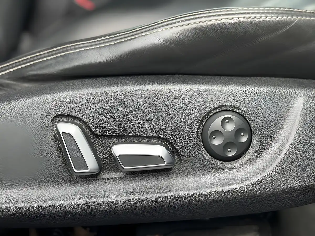 Used 2016 Audi S6 Saloon Black - Interior and Exterior details 11