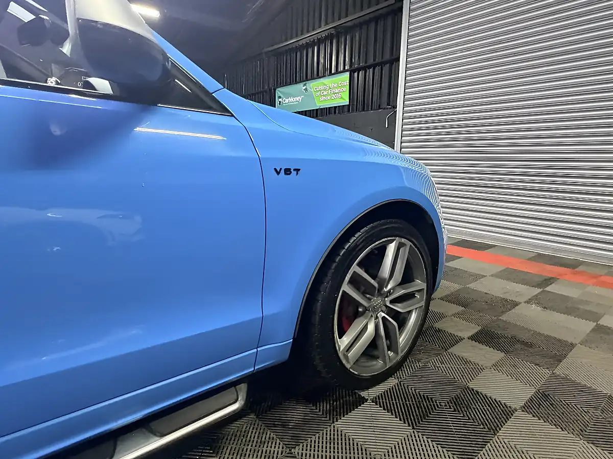 Used 2016 Audi SQ5 Blue - Interior and Exterior details 13