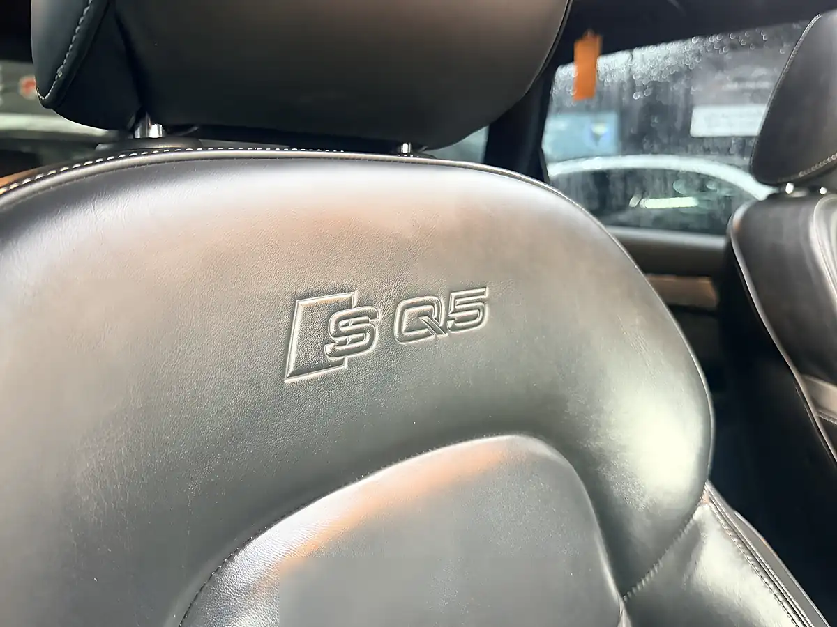 Used 2016 Audi SQ5 Blue - Interior and Exterior details 18